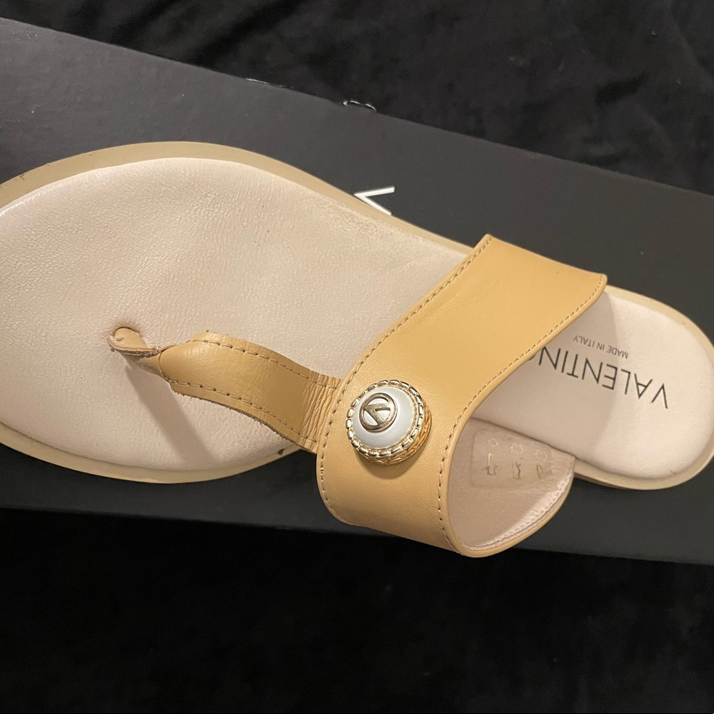 Worn twice size 37